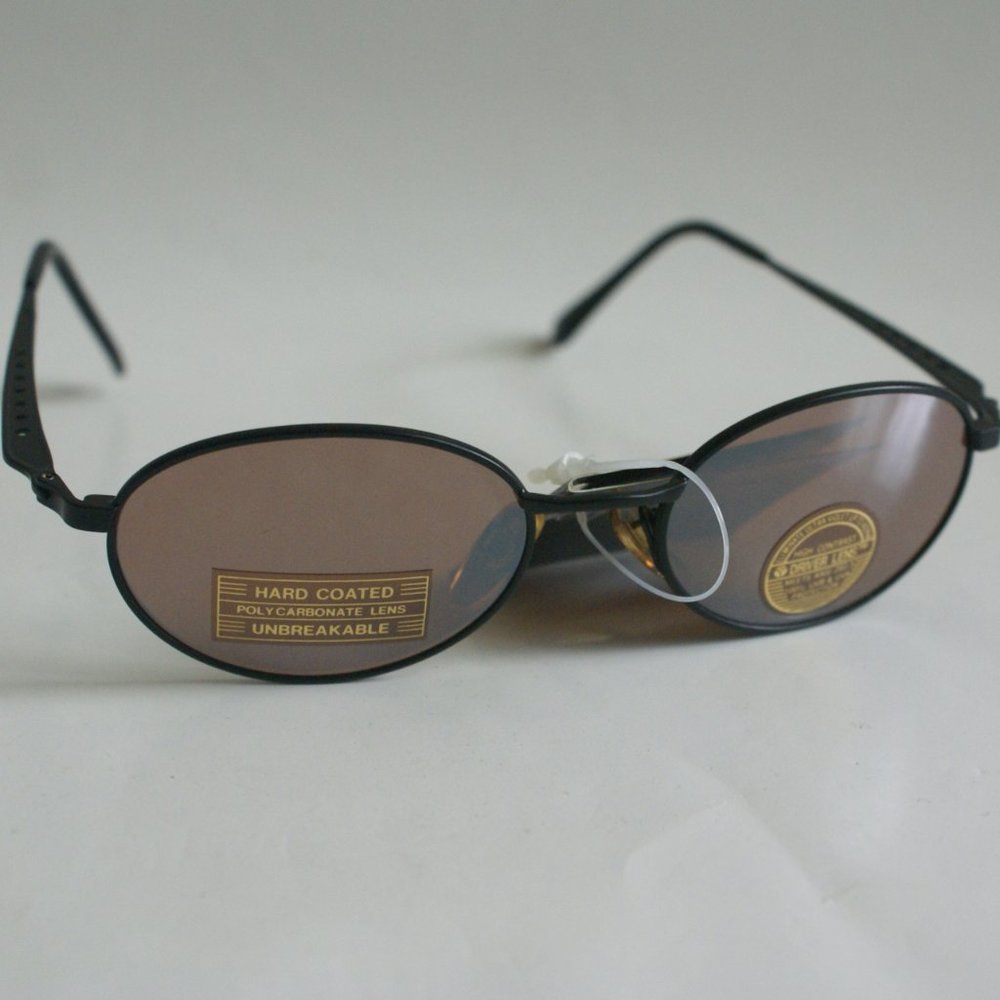 NWT Vintage style "Rumson Oval" metal frame w/Coppermax lens tech Eyewear